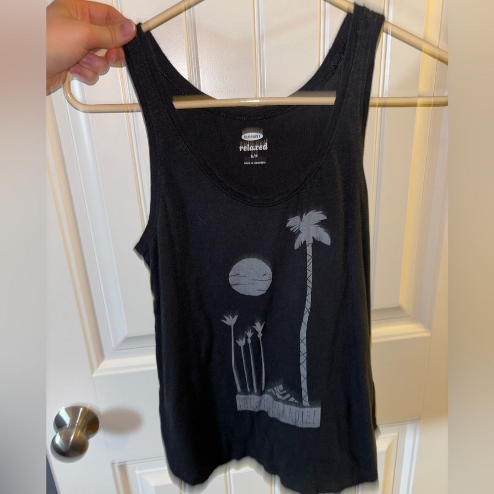 Old Navy Women’s Relaxed This is Paradise Black Muscle Tank Top- size small